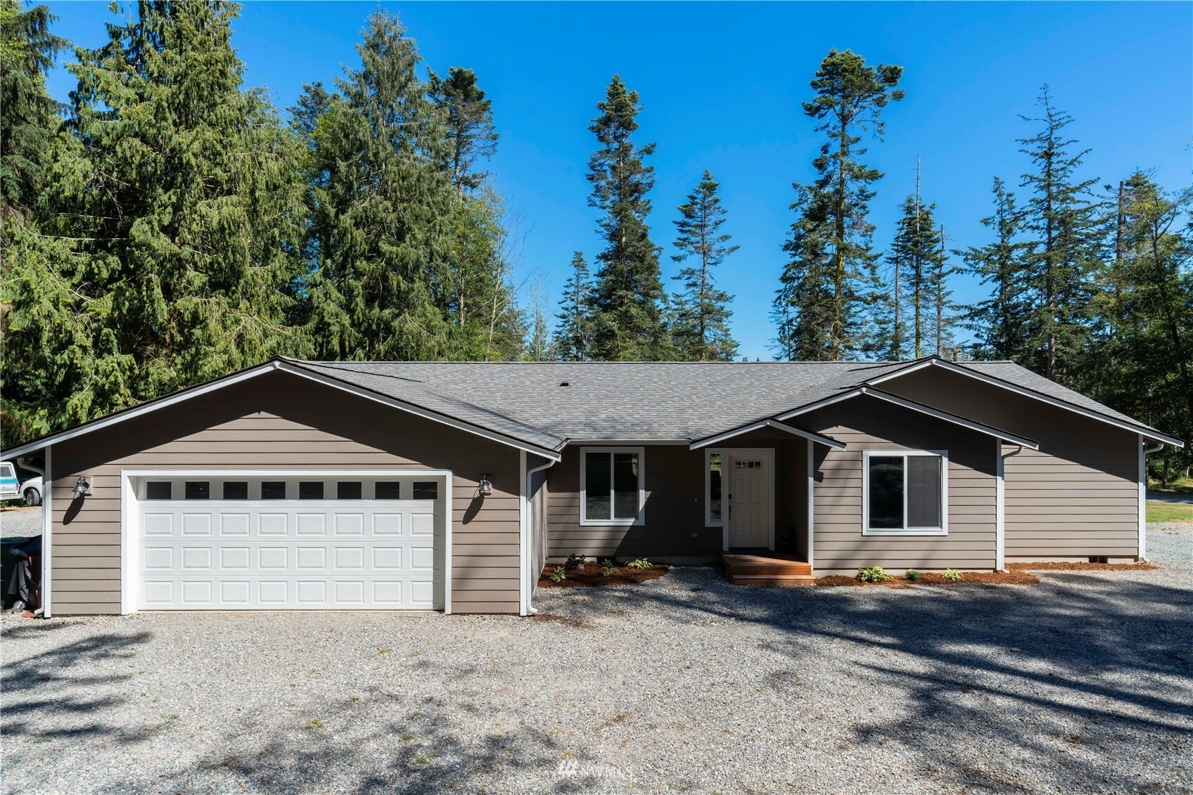 Property Photo:  525 Neptune  WA 98277 