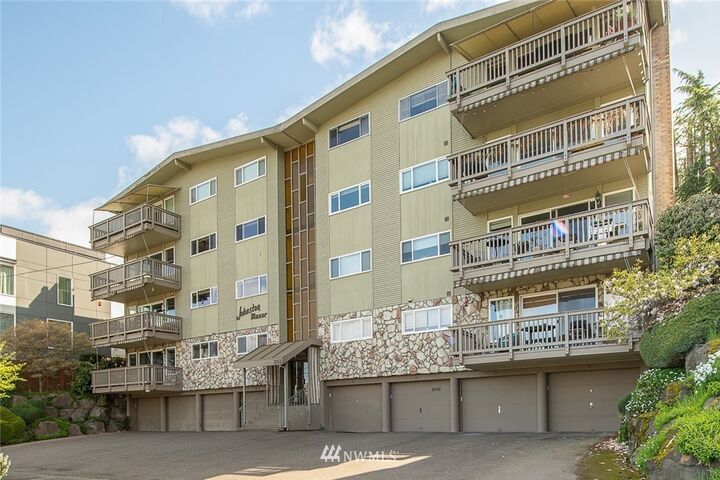 2552 14th Street W 101  Seattle WA 98110 photo