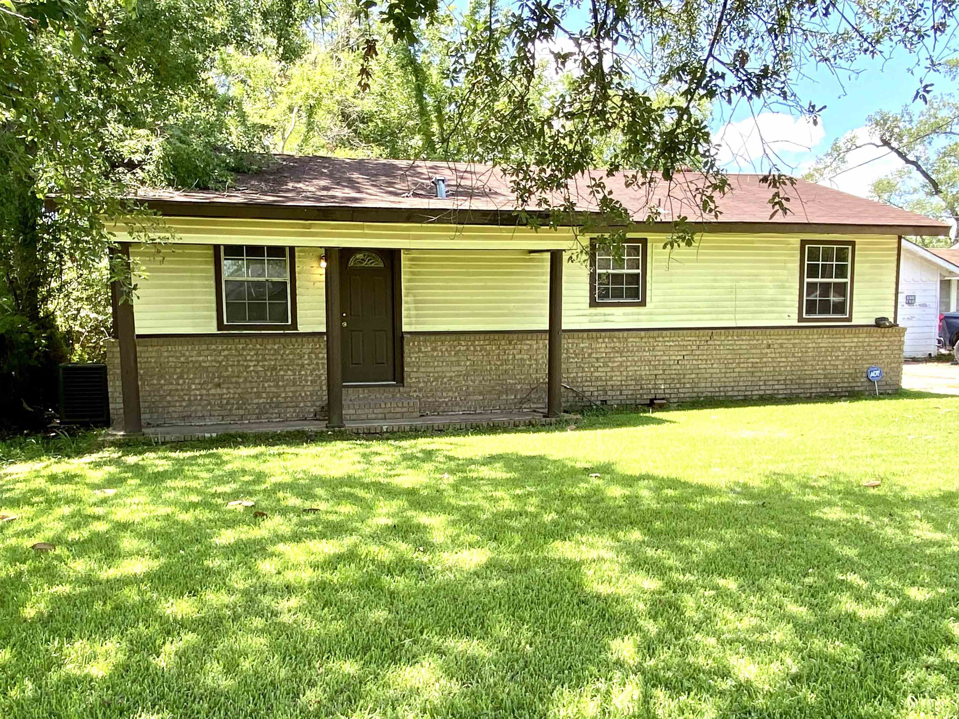 Property Photo:  1645 Harriot  TX 77705 