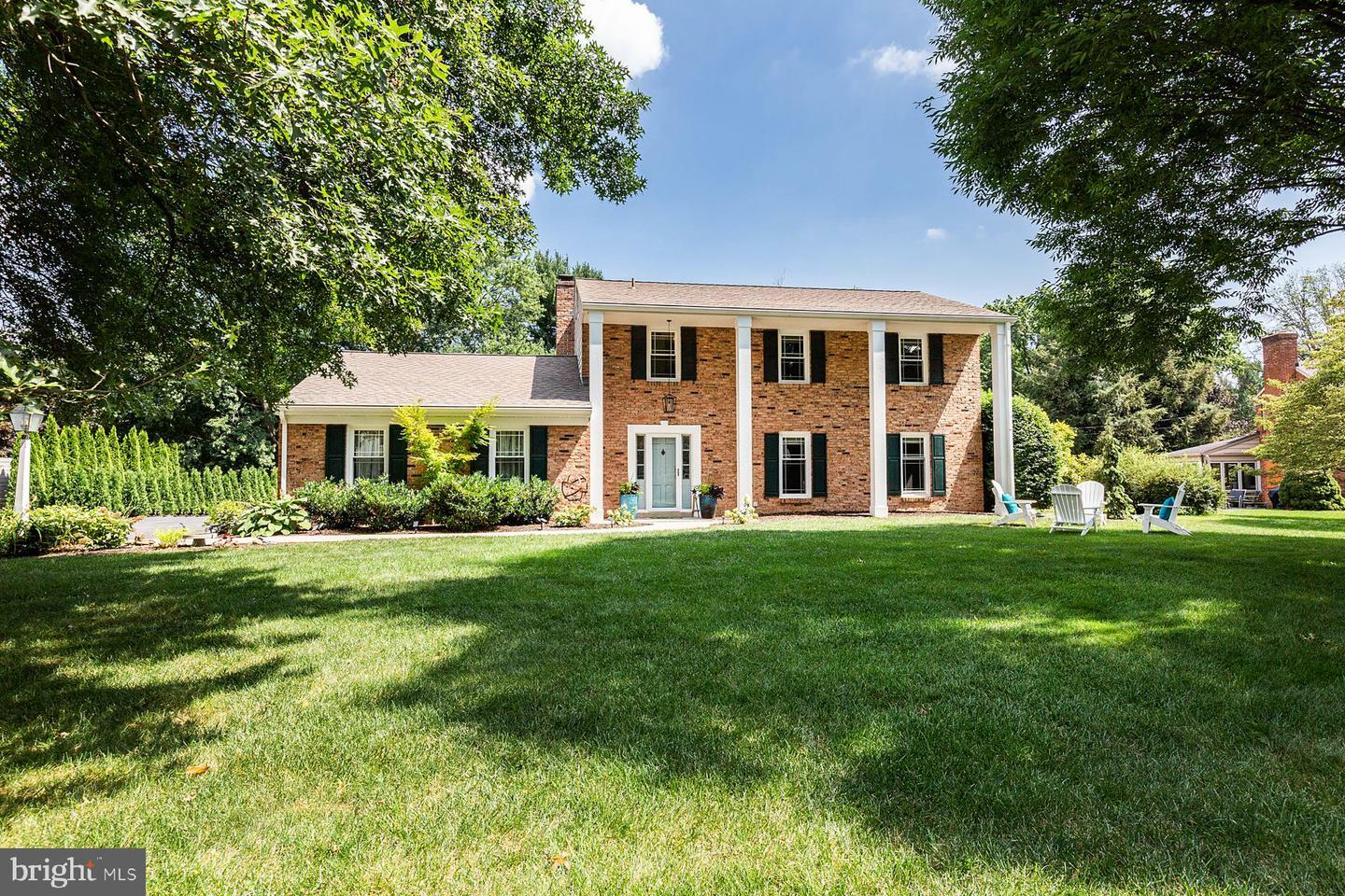 Property Photo:  1325 Foxcroft Drive  PA 17601 