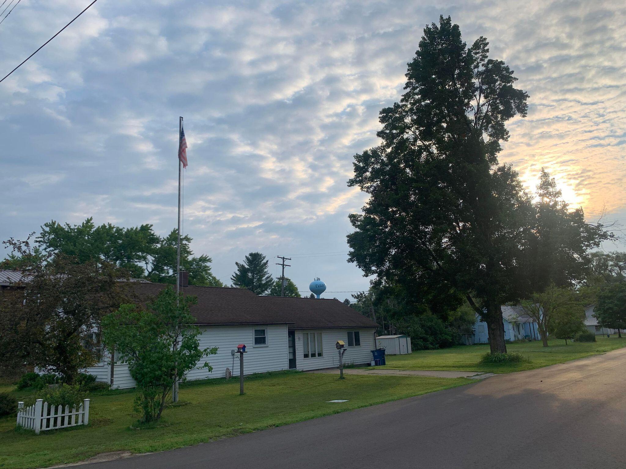 Property Photo: 802 N Hemlock Street MI 49631