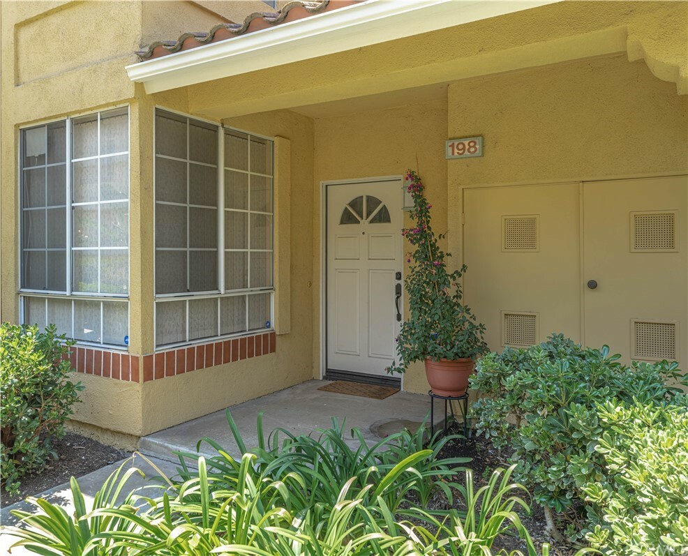 Property Photo:  198 Alicante Aisle 211  CA 92614 