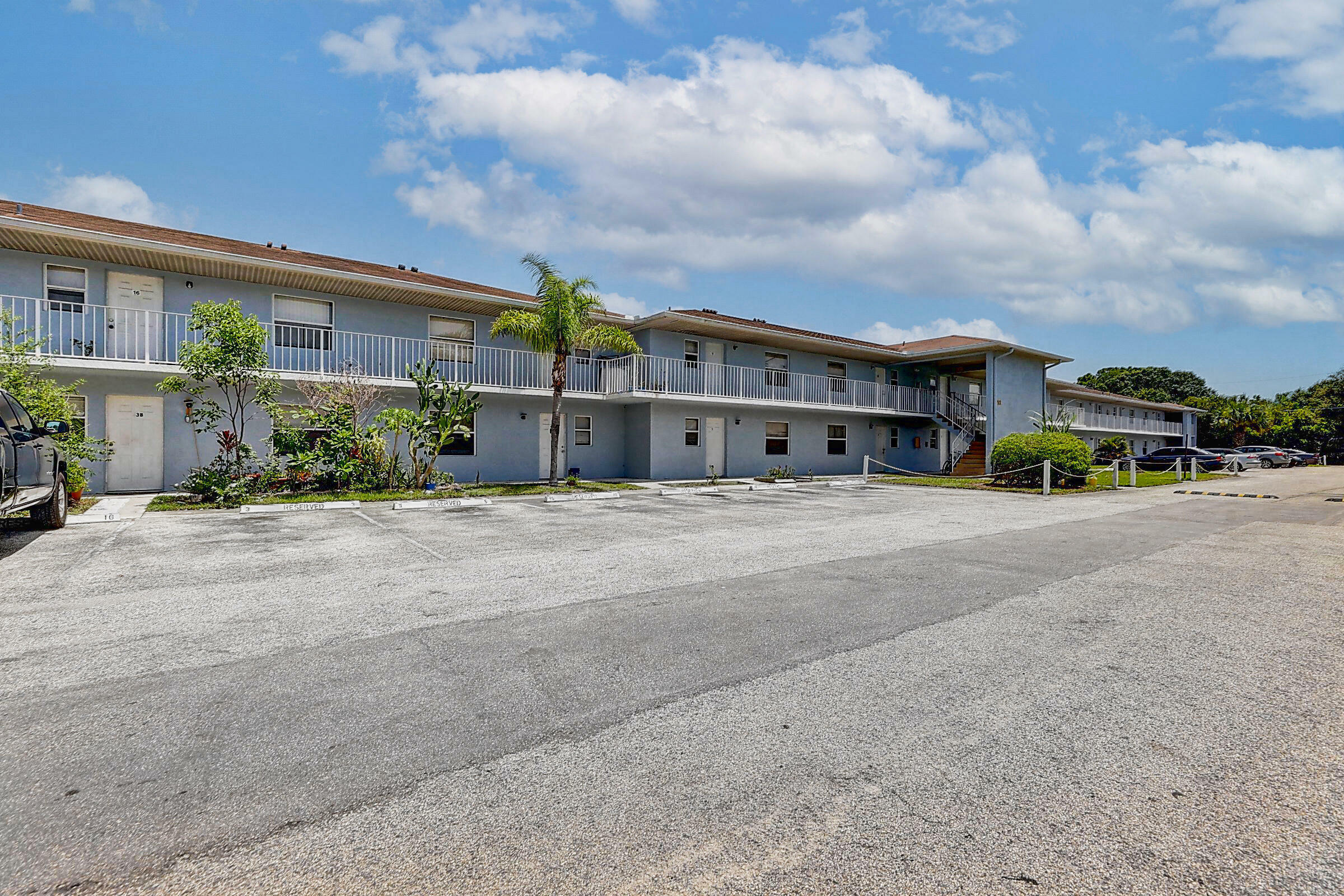 Property Photo:  617 Ixoria Avenue 22  FL 34982 