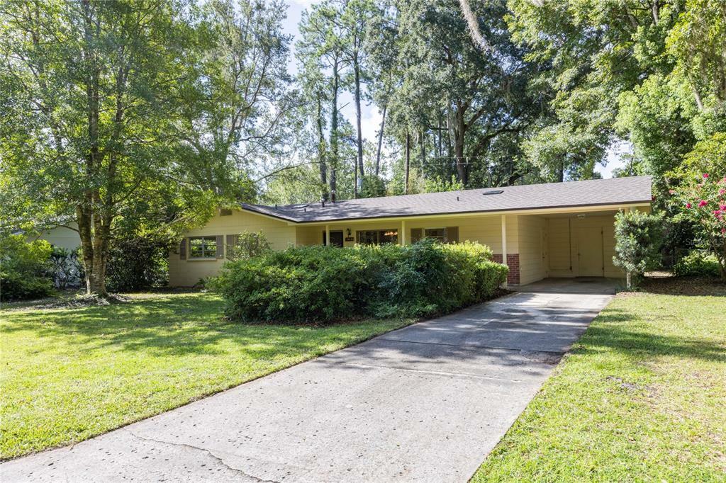 Property Photo:  4037 NW 18th Place  FL 32605 