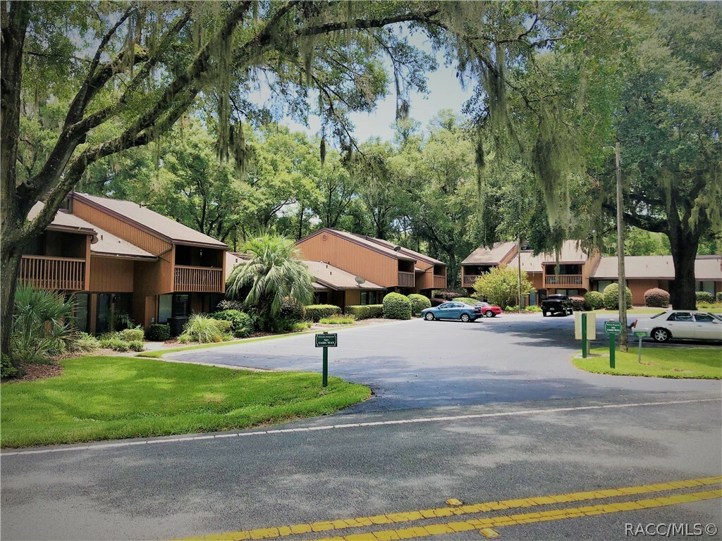 Property Photo:  19706 SW 83rd Place Road B-10  FL 34432 