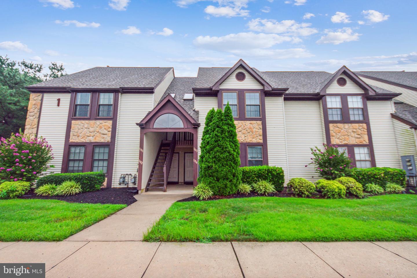 Property Photo:  104 Haven Court  NJ 08080 