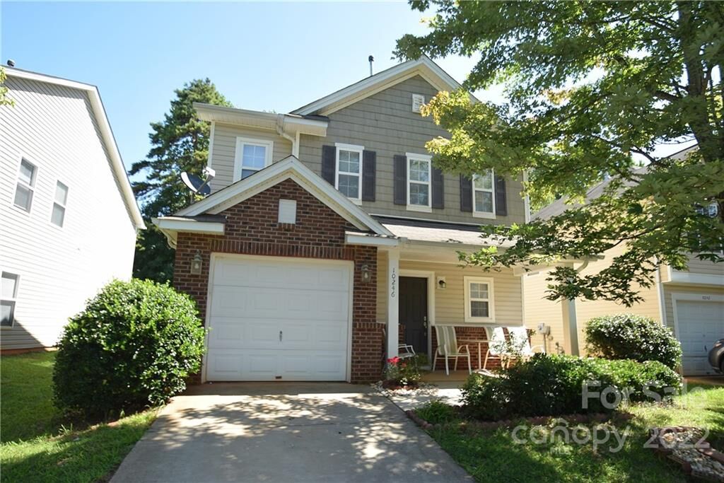Property Photo:  10246 Hugue Way  NC 28214 