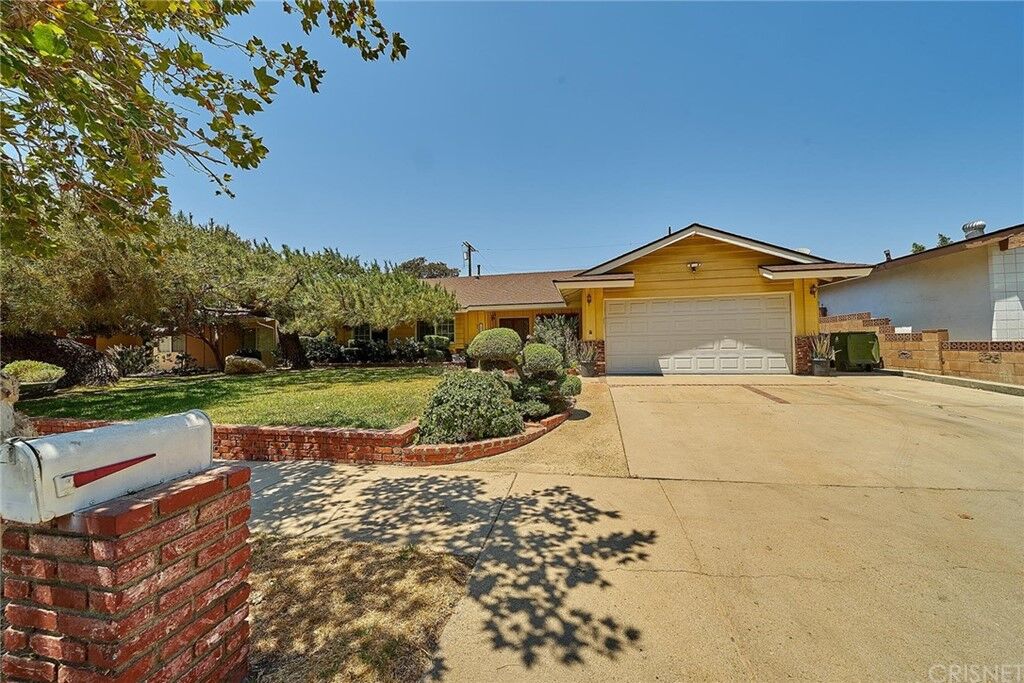 Property Photo: 10117 Eton Avenue CA 91311