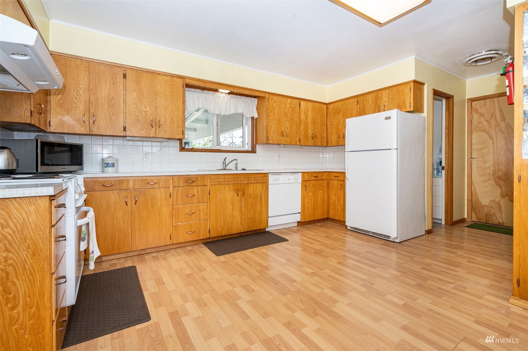 Property Photo:  1205 Fieldcrest Avenue  WA 98531 