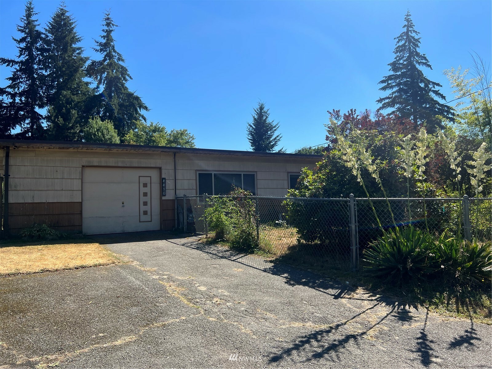 Property Photo:  4410  224th Street SW  WA 98043 
