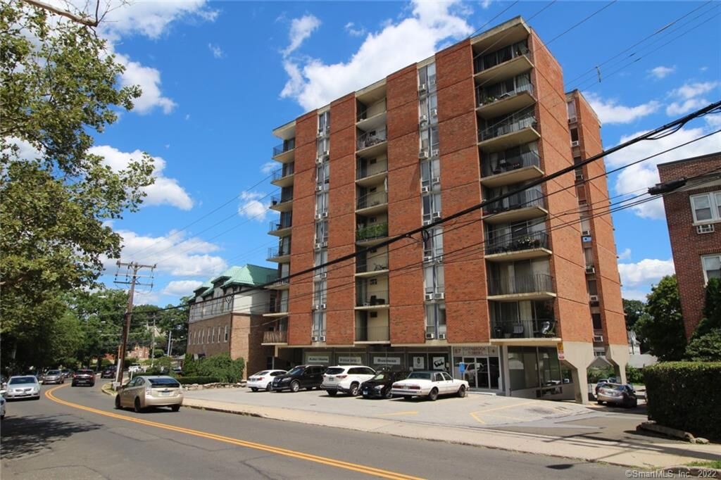 Property Photo:  87 Glenbrook Road 3C  CT 06902 