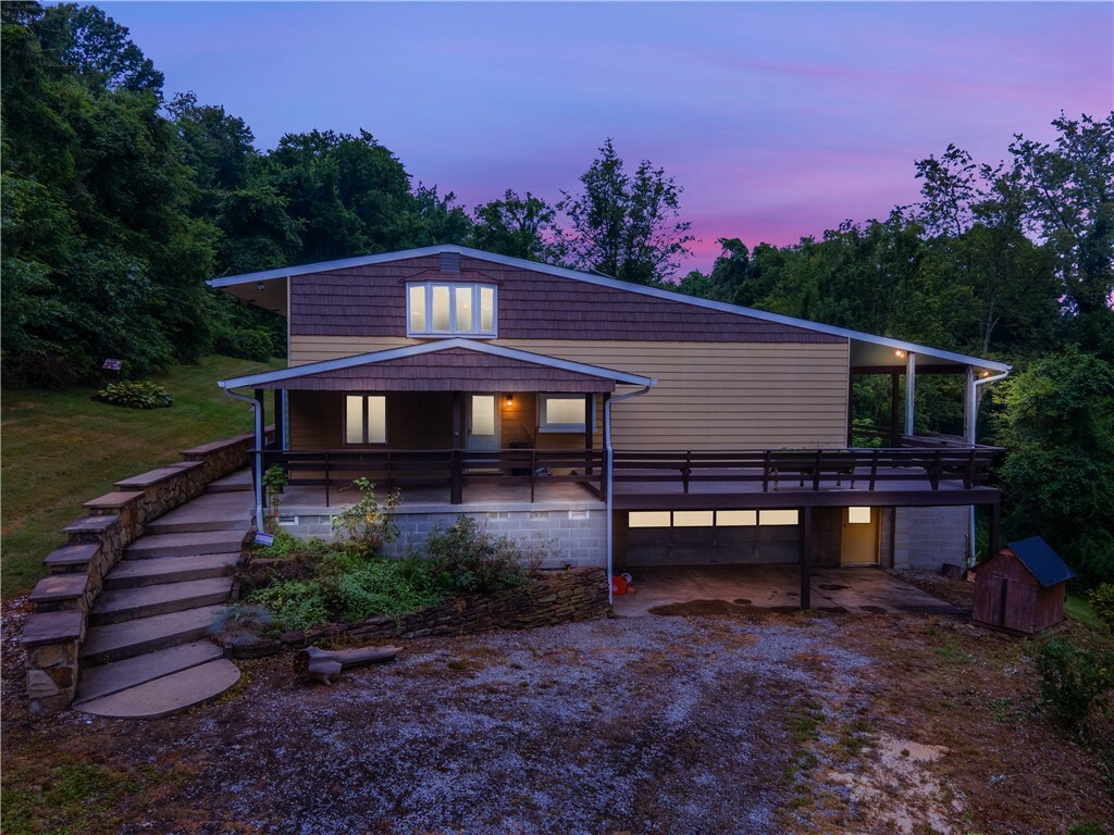 Property Photo: 1140 Hookstown Grade Road PA 15108