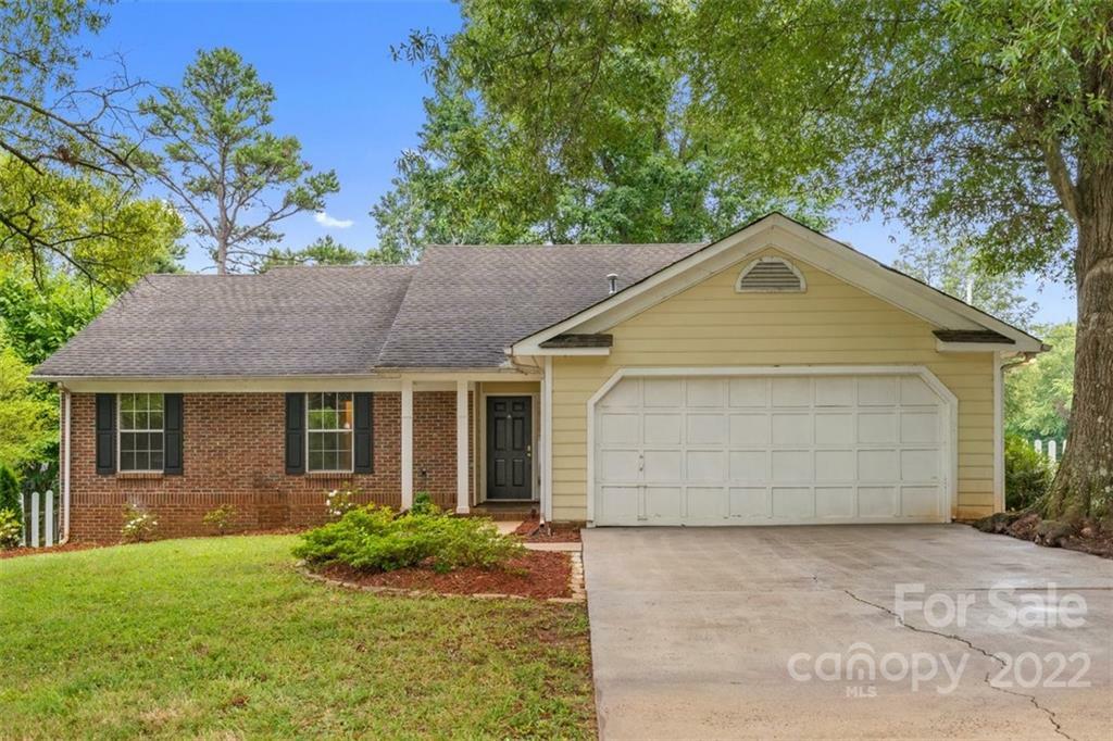 Property Photo:  6615 Danbrooke Park Drive  NC 28227 