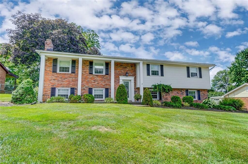 Property Photo: 1700 Croydon Lane OH 45042