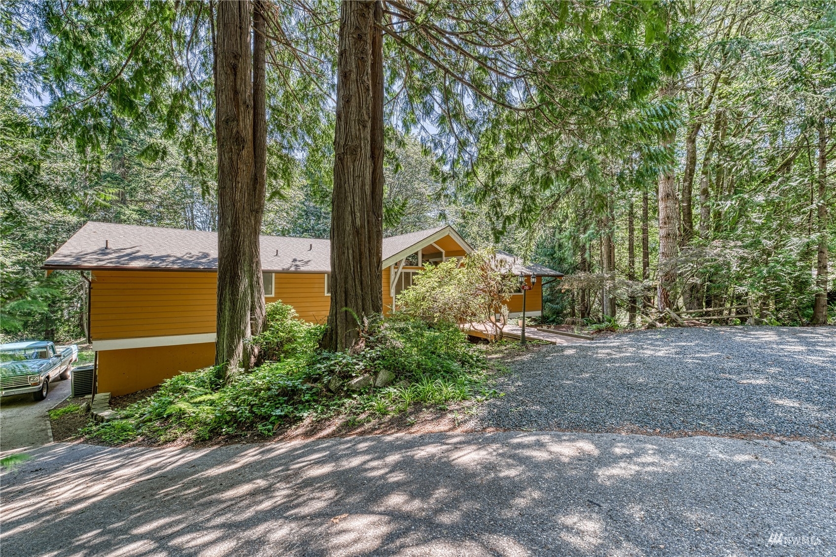 Property Photo:  230 Puget Loop  WA 98365 