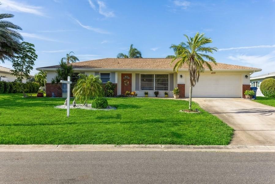 Property Photo:  1450 Lakeside Drive  FL 34293 