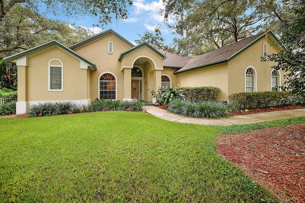 Property Photo:  33107 Lake Bend Circle  FL 34788 