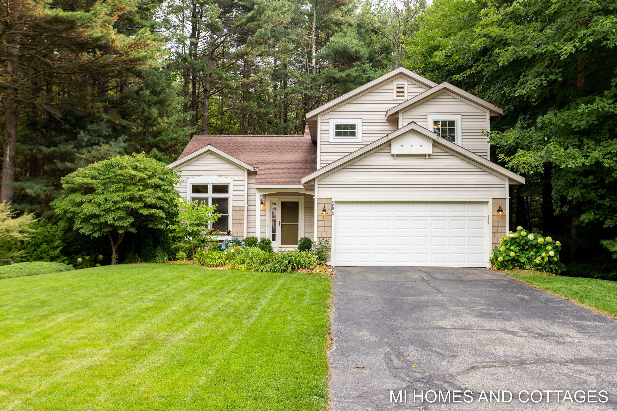 Property Photo:  2023 Breeze Drive  MI 49424 