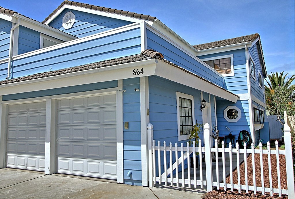 Property Photo:  864 Dunes Street  CA 93035 