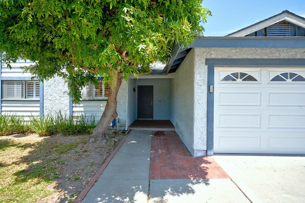 Property Photo:  841 Rubens Place  CA 93033 