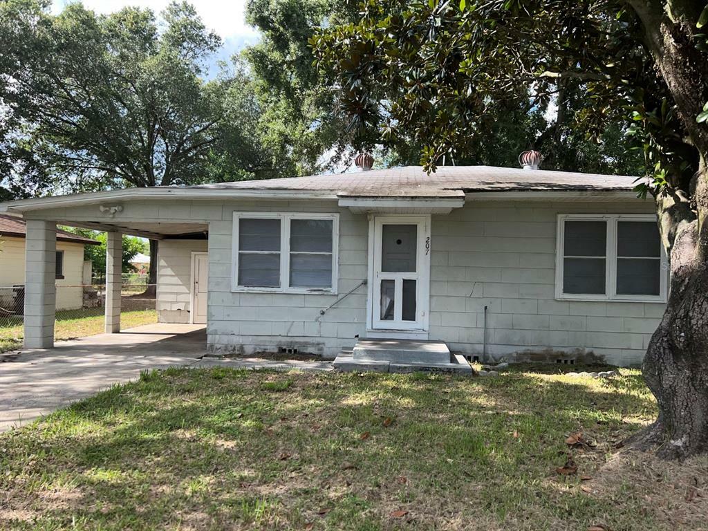 Property Photo:  207 Kay Street  FL 33823 