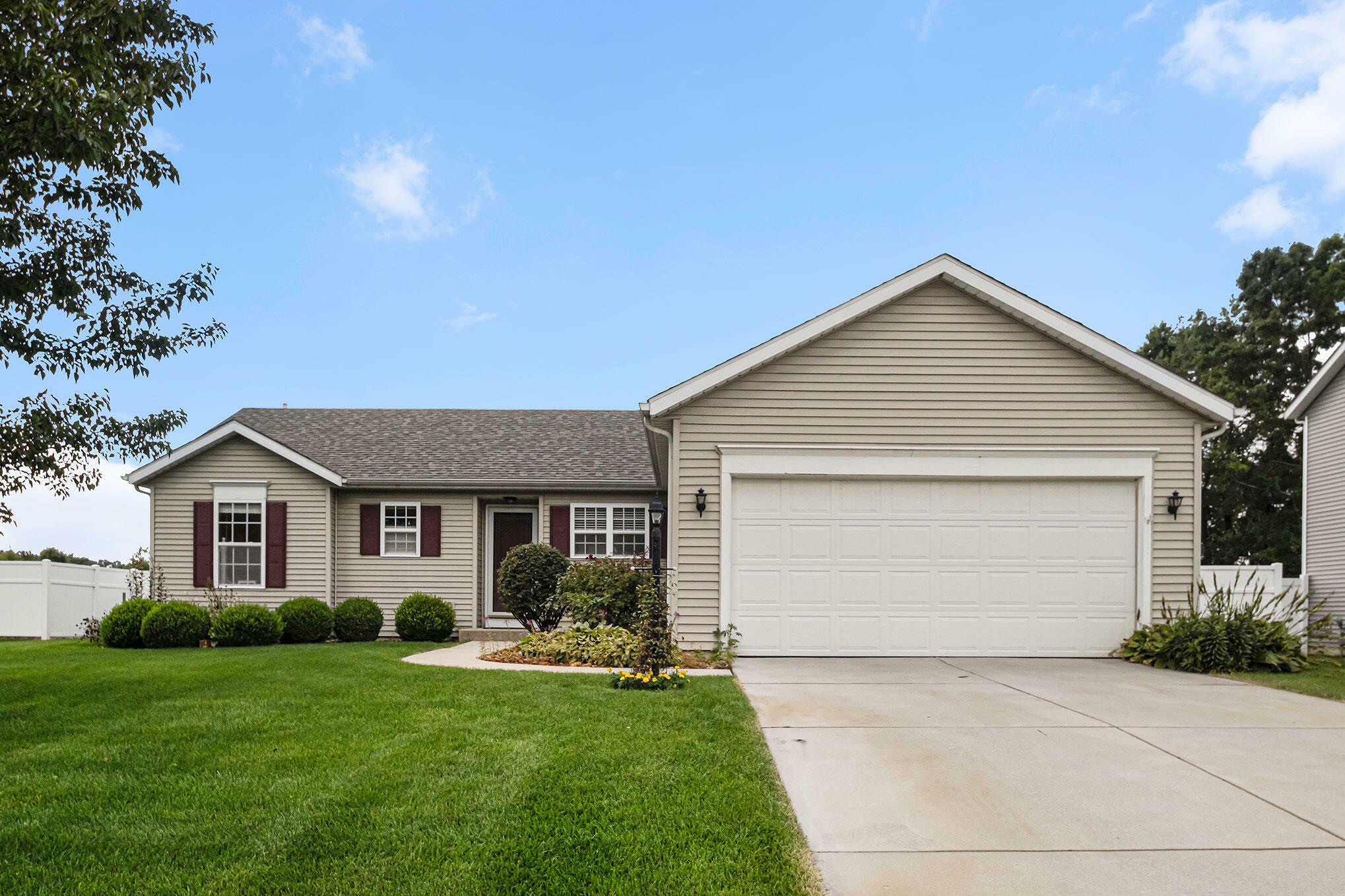 Property Photo: 69616 Fox Crossing MI 49112