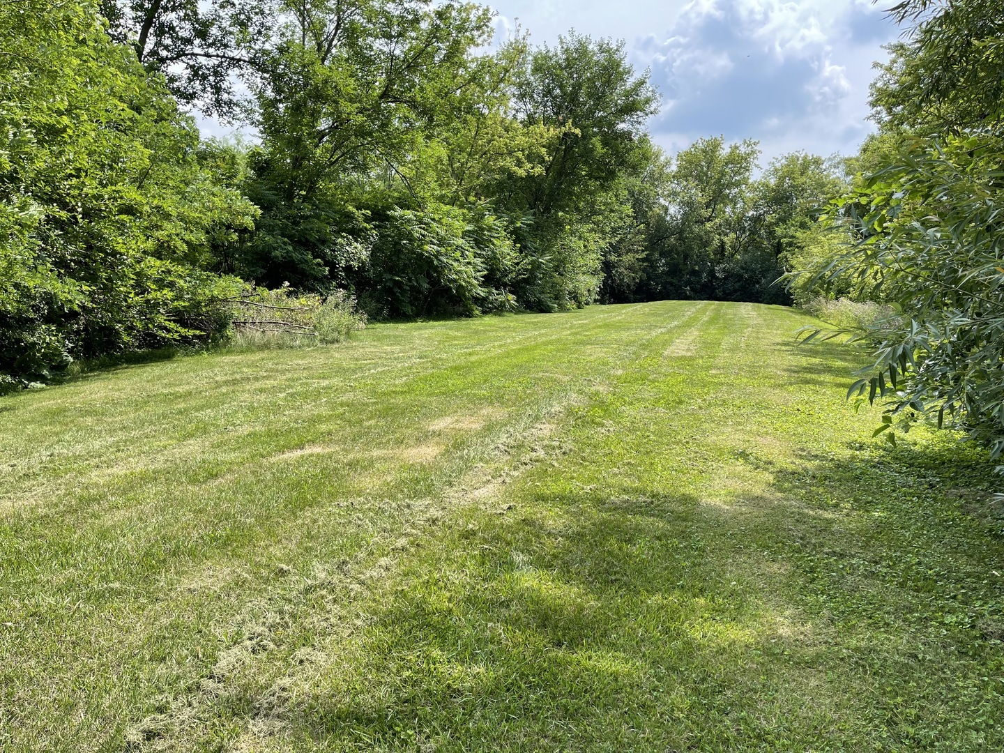 Property Photo:  1801 N Clarence Avenue  IL 60004 