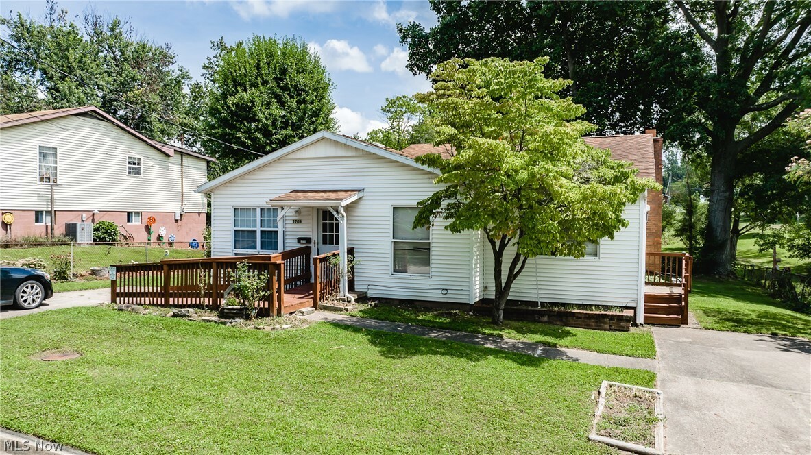 Property Photo:  1705 Princeton Street  WV 26101 