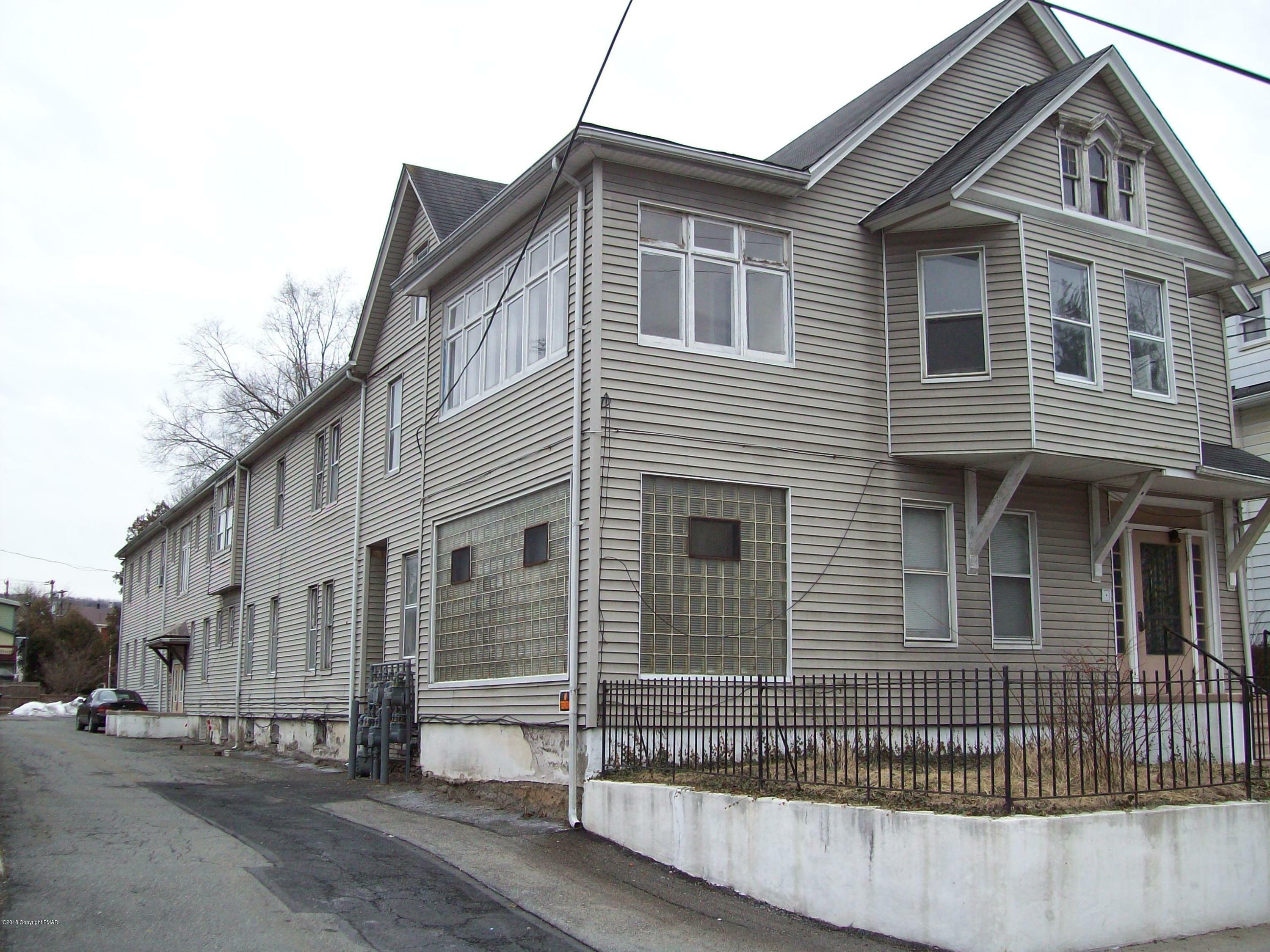 Property Photo:  519 Sarah Street Apt # 8  PA 18360 