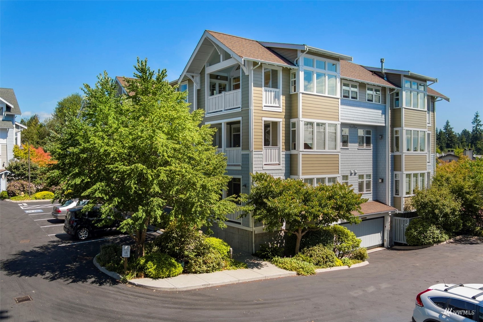 Property Photo: 120 Hall Brothers Loop 302 WA 98110