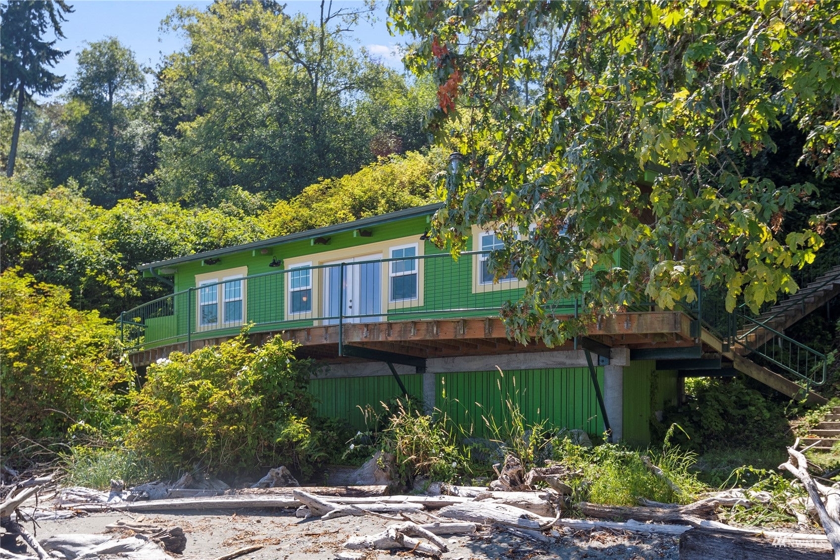 Property Photo:  4224 SW Luana Beach Road  WA 98070 