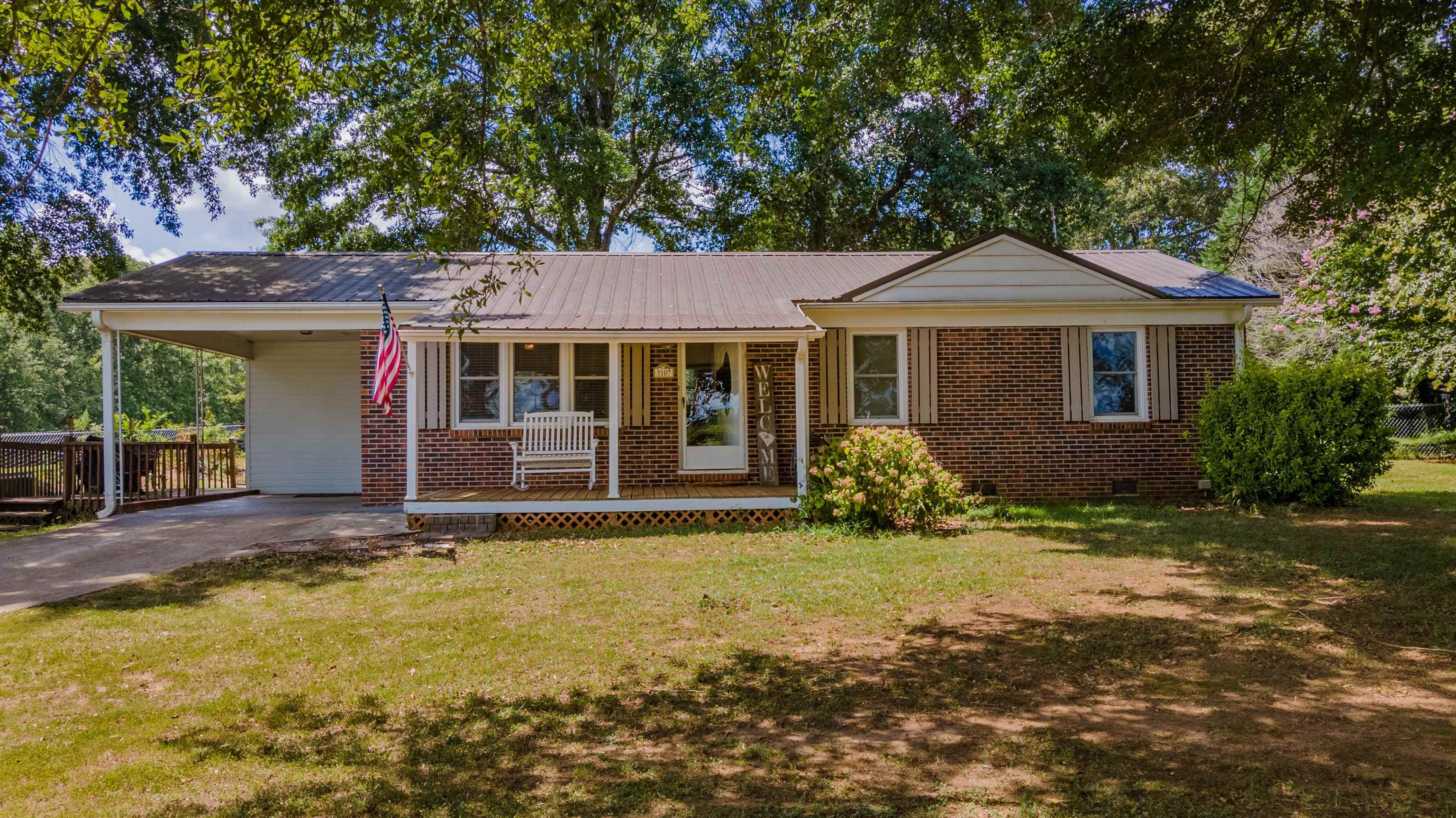 Property Photo:  3107 Peachtree Rd  SC 29323 