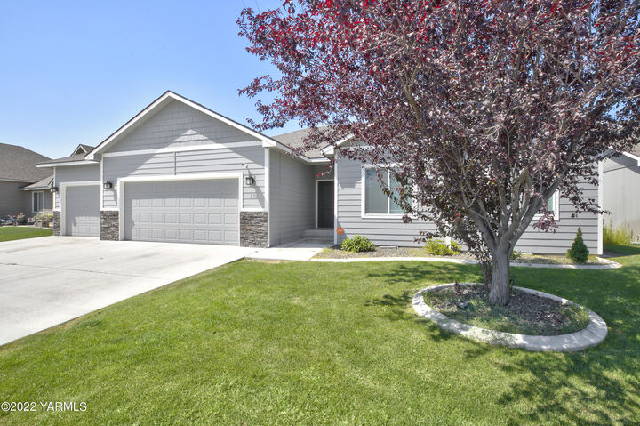 2014 S 57th Ave  Yakima WA 98903 photo