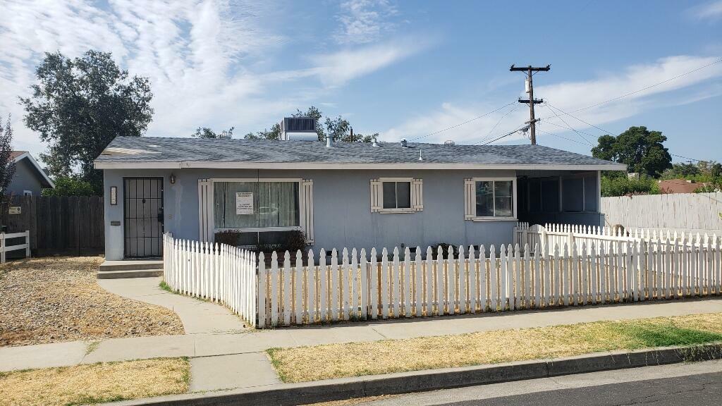 1120 E North Way  Dinuba CA 93618 photo