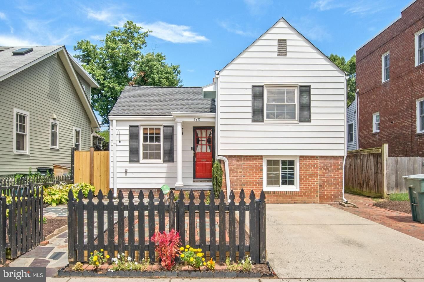 Property Photo:  120 E Maple Street  VA 22301 