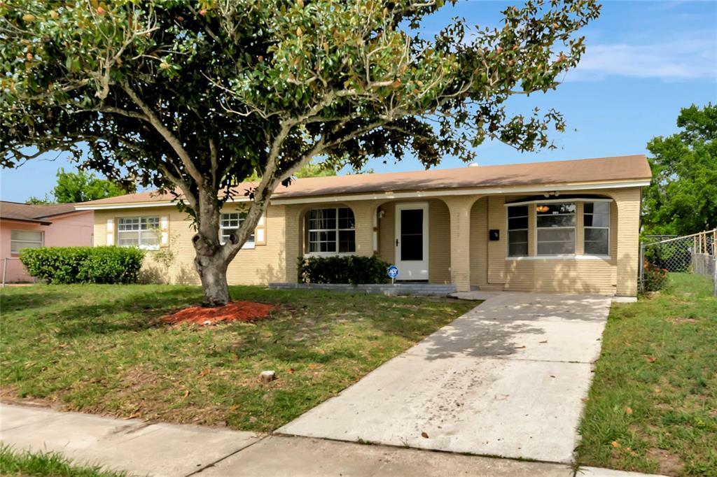 Property Photo:  2090 Ashland Boulevard  FL 32808 