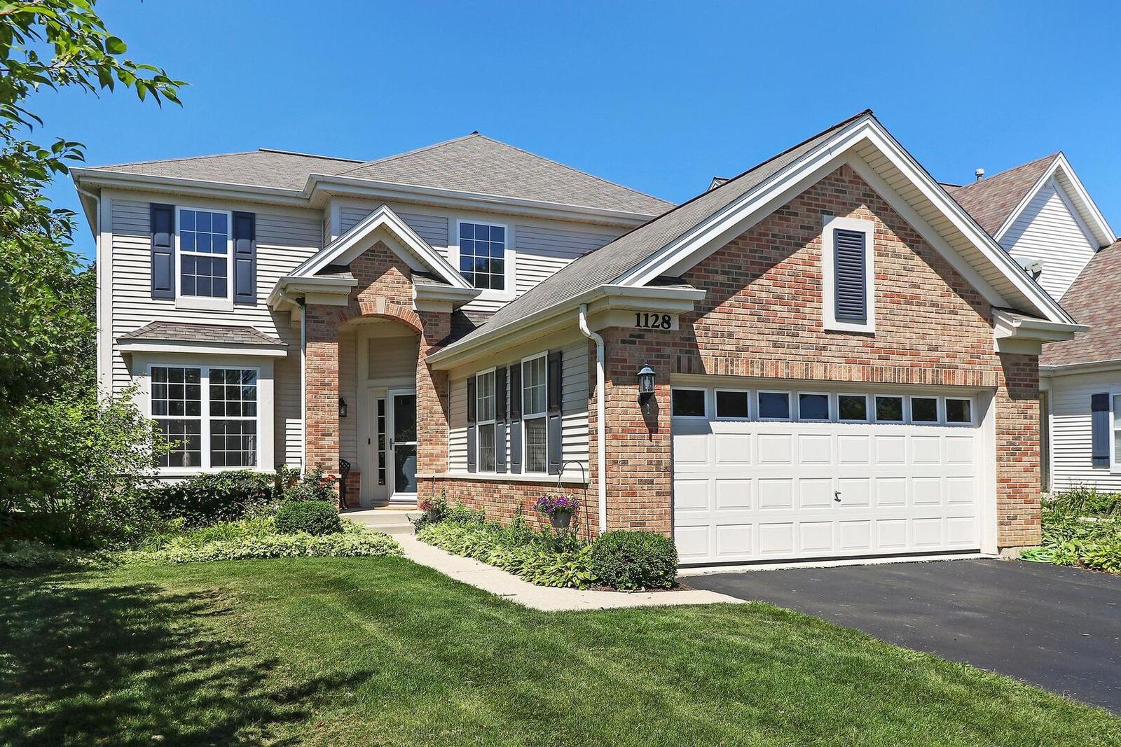 Property Photo:  1128 Amelia Court  IL 60061 