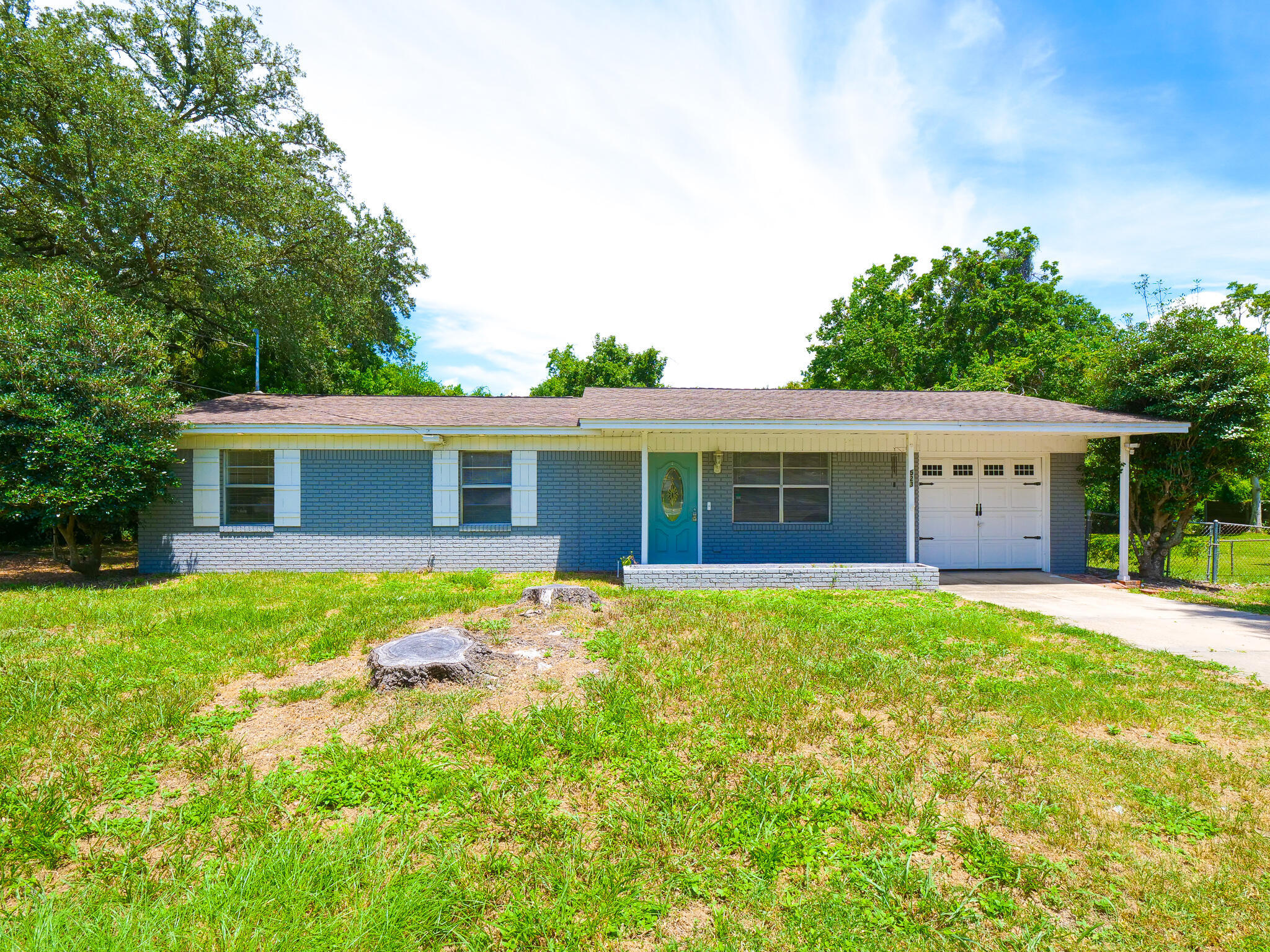 Property Photo: 523 Kelly Street FL 32541