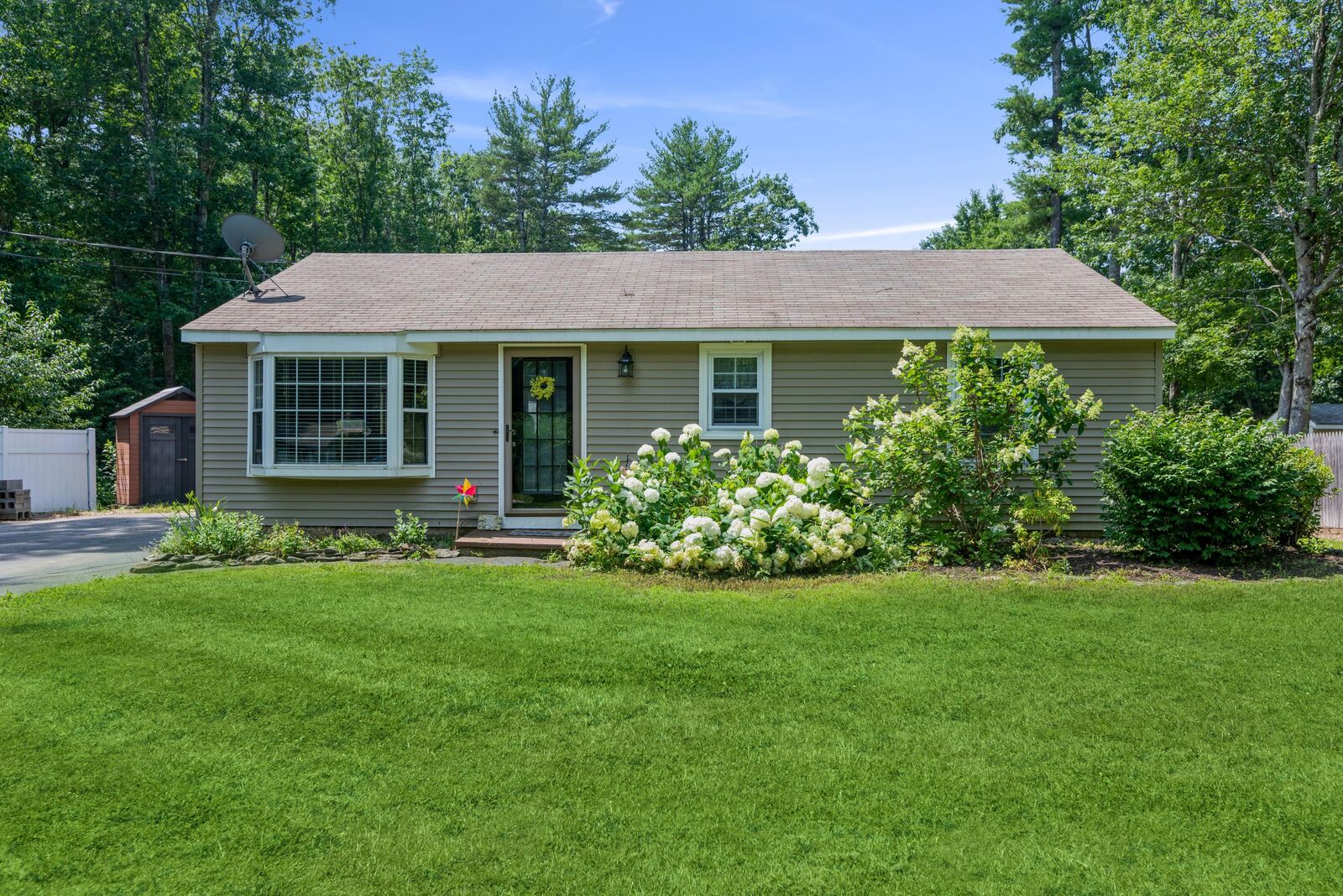 Property Photo:  29 Tall Pines Drive  ME 04072 