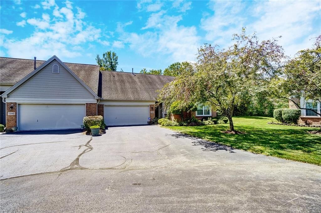 Property Photo: 1394 Yankee Vineyards OH 45458