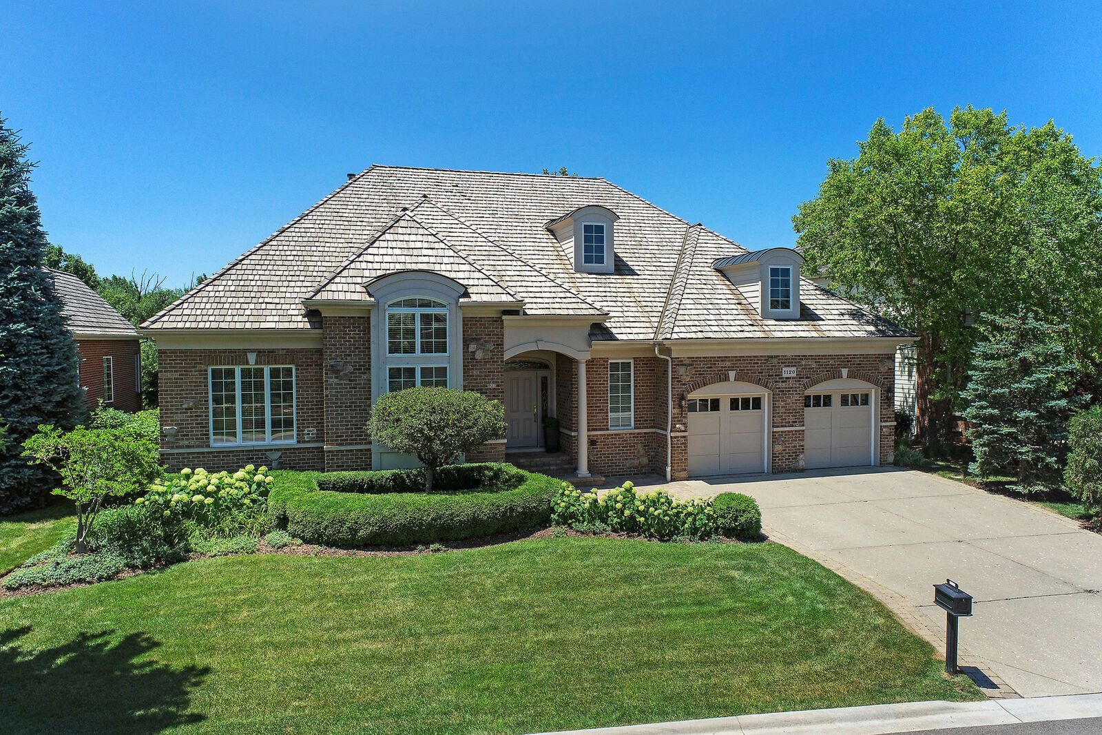 Property Photo:  1120 Jonathan Drive  IL 60010 