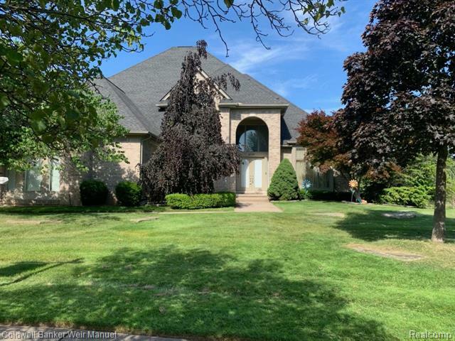 Property Photo: 4534 Maple Creek Court MI 48322