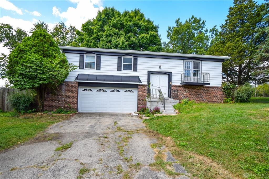 Property Photo: 735 Waneta Avenue OH 45404