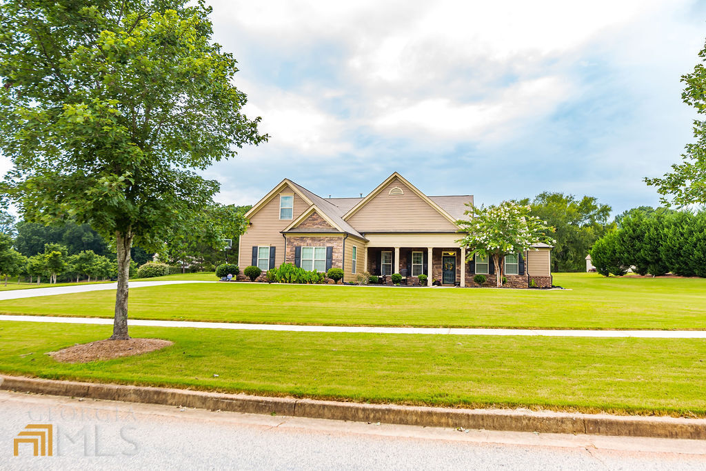 Property Photo:  125 Haddonstone Drive  GA 30215 