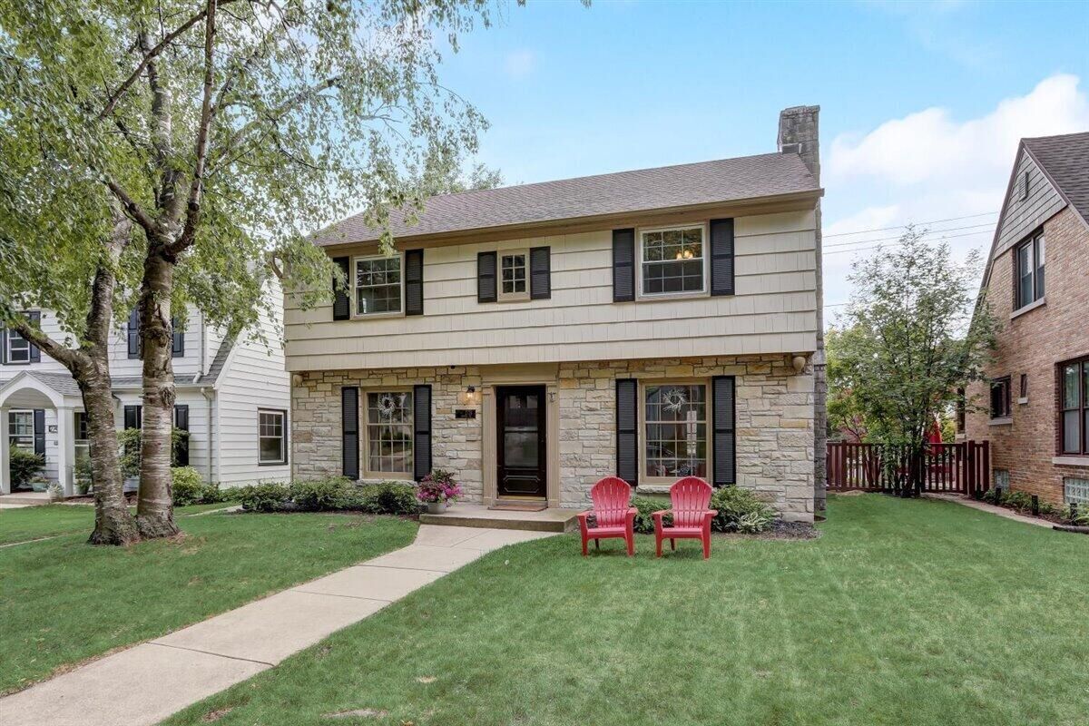 Property Photo: 2751 Lefeber Ave WI 53210
