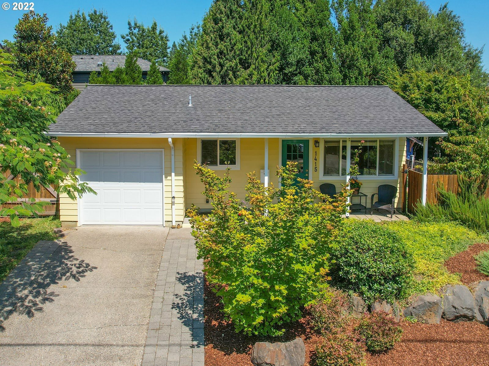 Property Photo: 1415 SE Martins St OR 97202