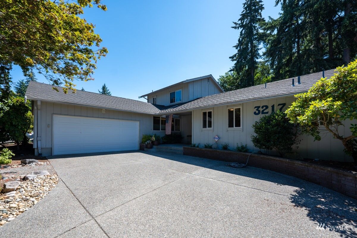 Property Photo:  3217 SW 325th Street  WA 98023 
