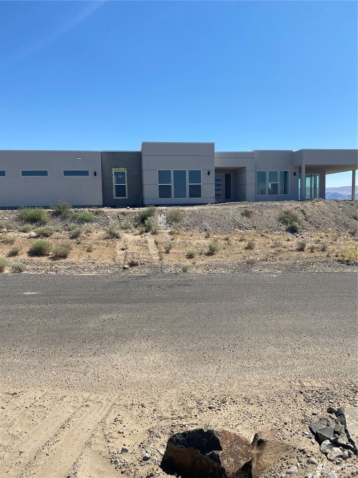 House for sale in Mattawa 103 Wren Loop SW, Mattawa, WA 99349