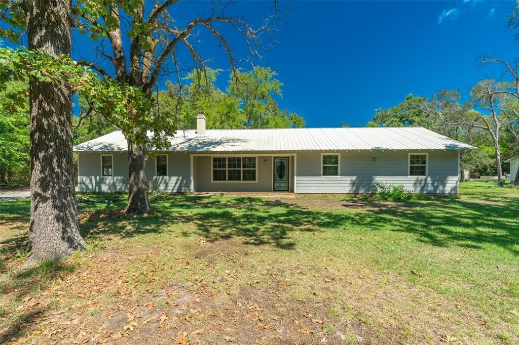 Property Photo:  1045 County Road 2310  TX 75482 