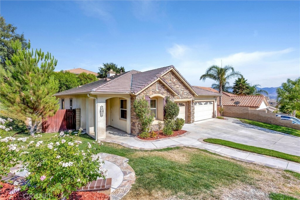 Property Photo:  28338 Hawks Ridge Drive  CA 91351 